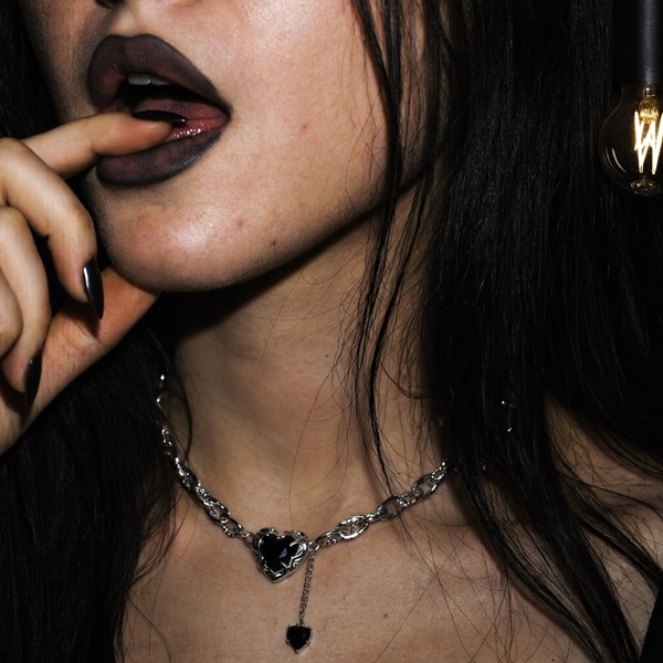 Heart Of Stone chain, bare bulb