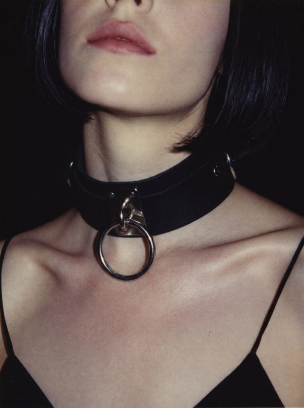Model wearing the Ring Leader O-ring leather collar, close-up